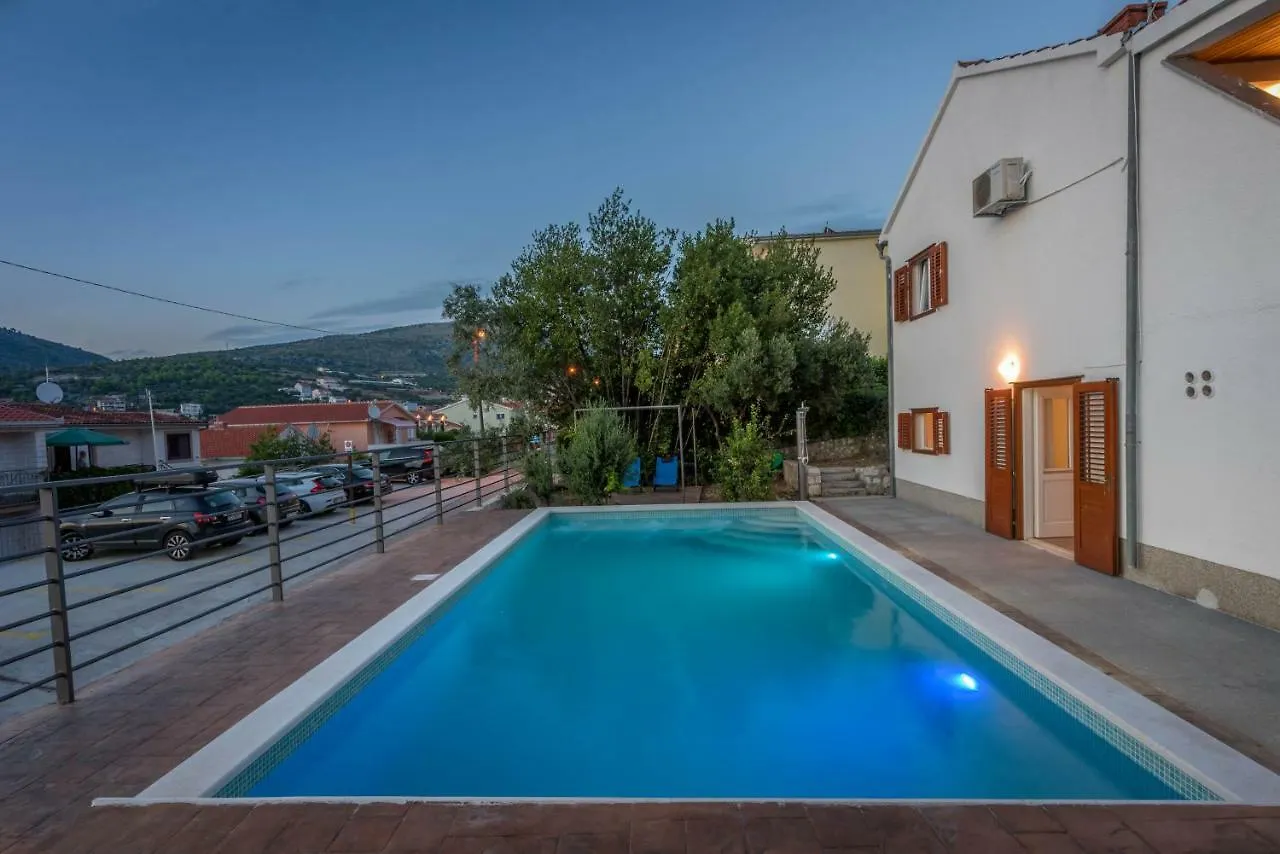 Villa Lahor With Private Pool Seget Vranjica